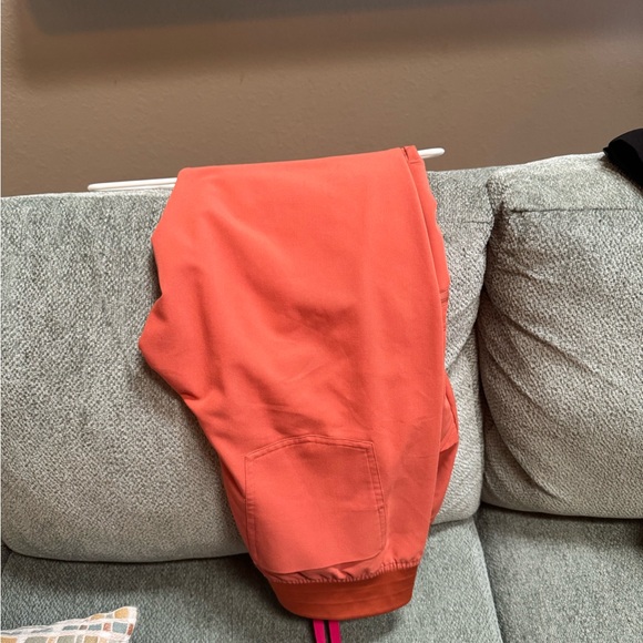 Figs Catarina V-Neck Scrub Top in terracotta - Picture 2 of 3